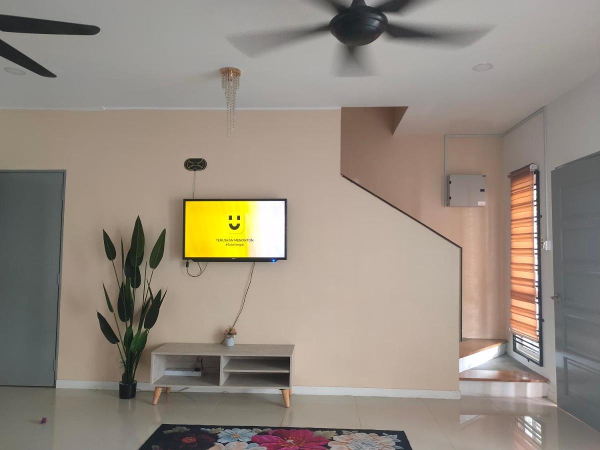 Naira Homestay Kota Bharu ,Wakaf Che Yeh 4 Bilik 3 Aircond Кота-Бару Екстер'єр фото